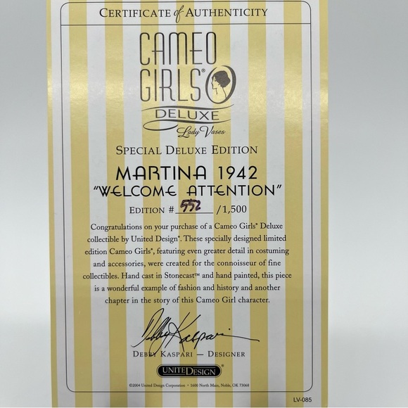 Cameo Girls Deluxe Lady Vase Martina 1942 Welcome Attention Military Home Decor - Picture 6 of 6